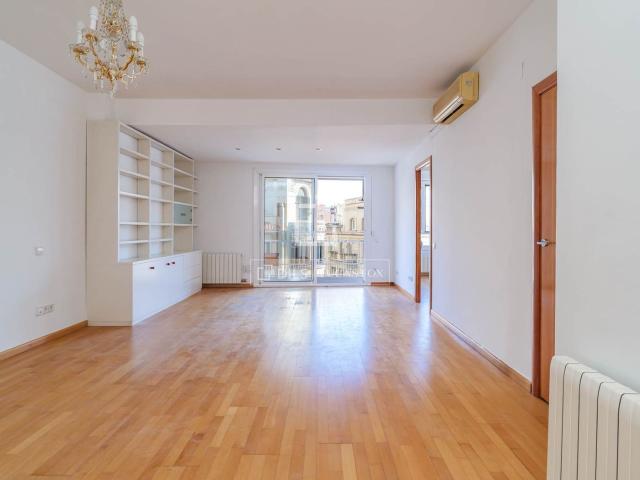 Piso en venta en Barcelona, Sant Gervasi Galvany. Piso con tres dormitorios y terraza 7m en venta en Sant GervasiGalvany, Barcelona. Pisos.