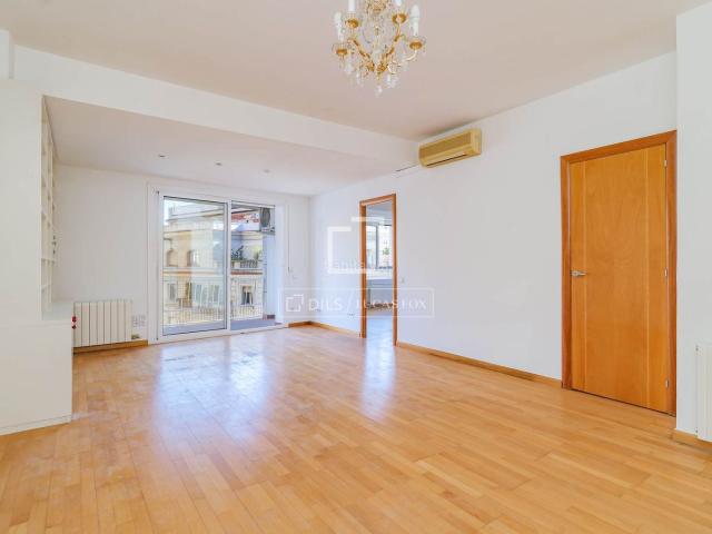 Piso en venta en Barcelona, Sant Gervasi Galvany. Piso con tres dormitorios y terraza 7m en venta en Sant GervasiGalvany, Barcelona. Pisos.