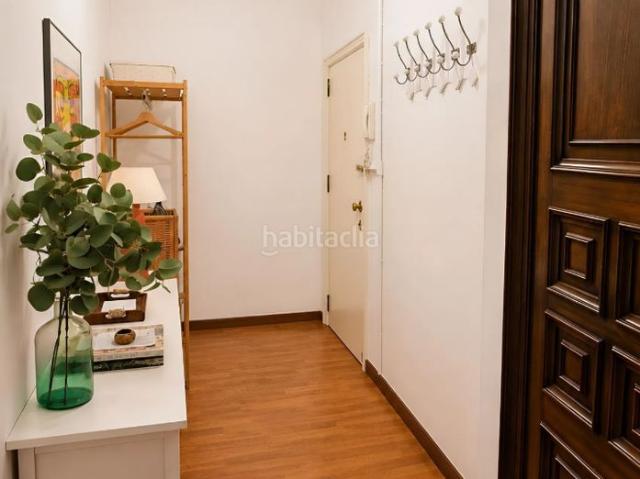 Piso en venta en Barcelona, Sant Gervasi Galvany. Piso luminoso con balcón en SarriàSant Gervasi Barcelona. Pisos.