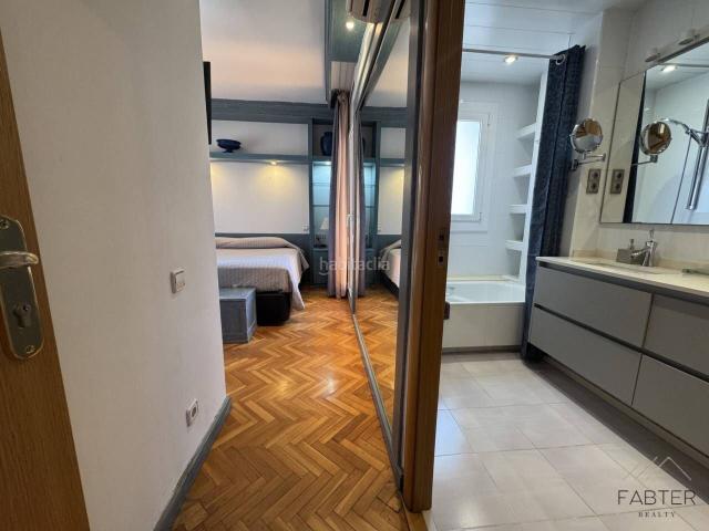 Piso en venta en Barcelona, Sant Ramon Maternitat. Exclusiva vivienda amplia y luminosa con terraza, piscina y parking en Barcelona. Pisos.