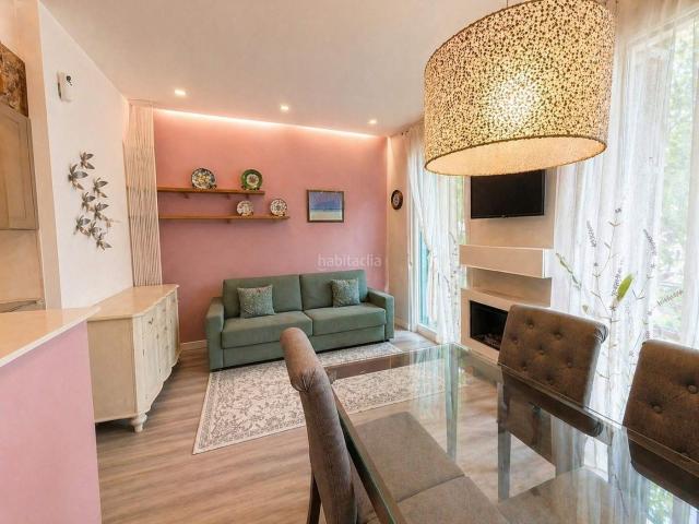 Piso en venta en Barcelona, Sant Ramon Maternitat. Oportunidad en Zona Universitaria con amplia terraza y junto al campo del Barça. Pisos.