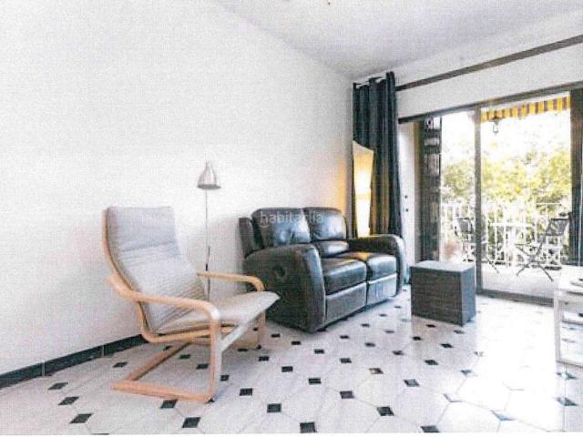 Piso en venta en Barcelona, Sant Ramon Maternitat. Piso luminoso en Calle Comandant Benítez Les Corts. Pisos.