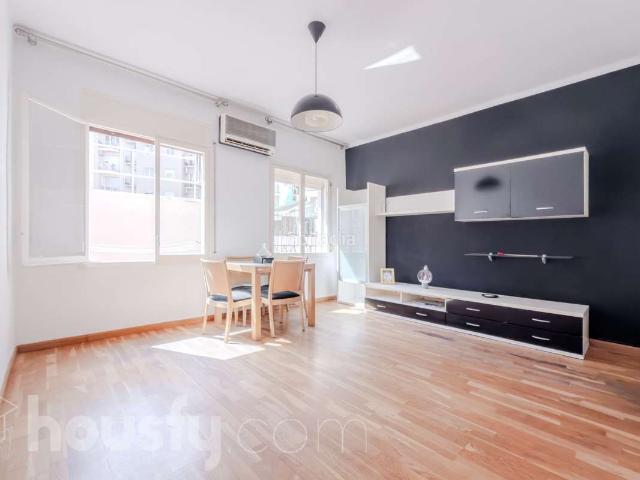 Piso en venta en Barcelona, Sant Ramon Maternitat. Pisos.