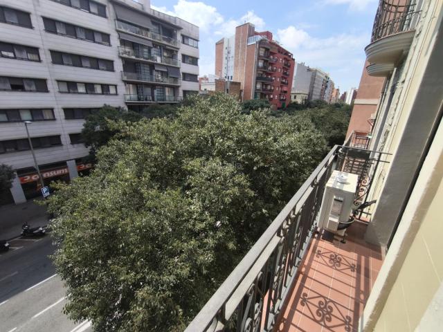 Piso en venta en Barcelona, Sant Ramon Maternitat. Pisos.