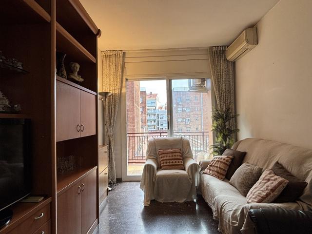 Piso en venta en Barcelona, Sant Ramon Maternitat. Pisos.