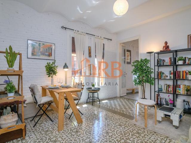 Piso en venta en Barcelona, Sants. Tu refugio urbanita en el corazón de Sants. Pisos.