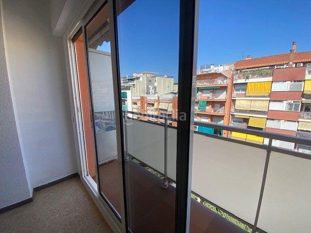 Piso en venta en Barcelona, Sants Badal. AVENIDA MADRID, EXTERIOR CON VISTAS. Pisos.