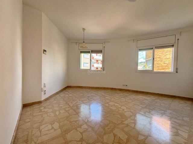 Piso en venta en Barcelona, Sants Badal. ESTUPENDO PISO A LA VENTA EN SANTSBADAL REFORMADO TODO EXTERIOR. Pisos.