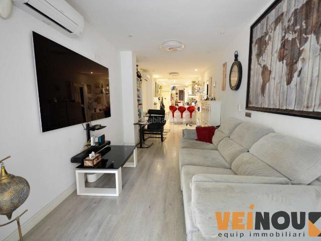 Piso en venta en Barcelona, Sants Badal. Exclusiva vivienda en plena carretera de Sants. Pisos.