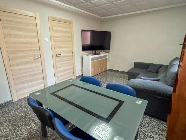 Piso en venta en Barcelona, Sants Badal. Oportunidad piso acogedor en Avenida Madrid. Pisos.