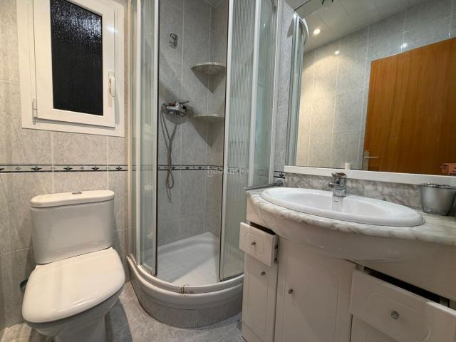 Piso en venta en Barcelona, Sants Badal. PISO IDEAL CON ASCENSOR. Pisos.