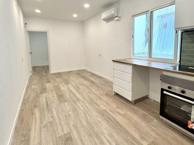 Piso en venta en Barcelona, Sants Badal. Pisos.