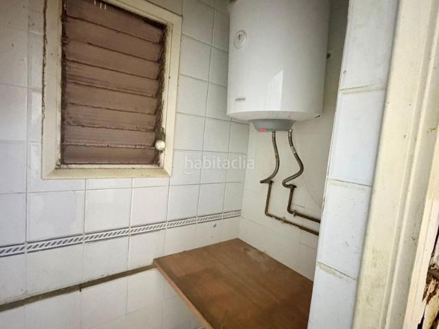 Piso en venta en Barcelona, Sants. LOCAL SIN CEDULA DE HABITABILIDAD. Pisos.