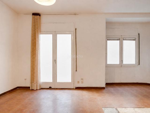Piso en venta en Barcelona, Sants. PISO A LA VENTA En Carrer de Violant d'Hongria Reina d'Aragó, Barcelona, Barcelona, Catalunya, España. Pisos.