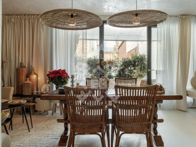 Piso en venta en Barcelona, Sants. Piso con gran terraza. Pisos.