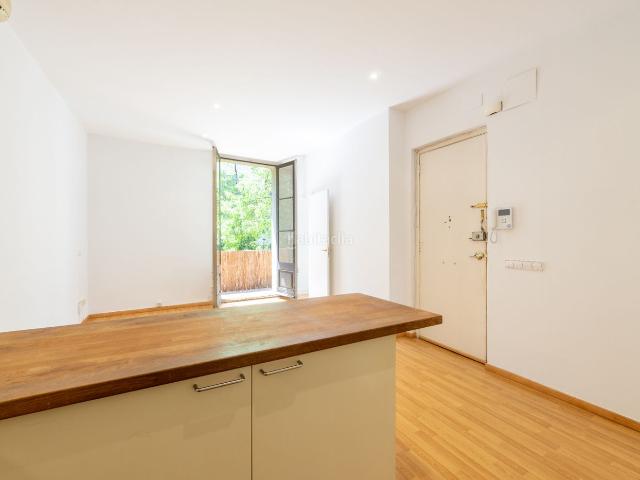 Piso en venta en Barcelona, Sants. Piso en venta el Plaça de Sants. Pisos.