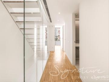 Piso en venta en Barcelona, Sants. Preciosa primera planta de 4 habitaciones y terraza solárium en el corazón de Barcelona Barcelona. Pisos.