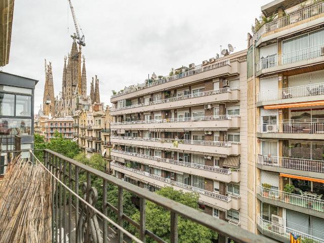 Piso en venta en Barcelona, Sagrada Família. Bonita Vivienda con Balcón y Vistas a Sagrada Familia. Pisos.