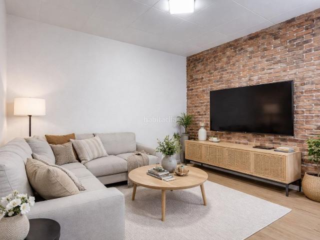 Piso en venta en Barcelona, Sagrada Família. Luminosa vivienda reformada con vistas a la Sagrada Familia. Pisos.