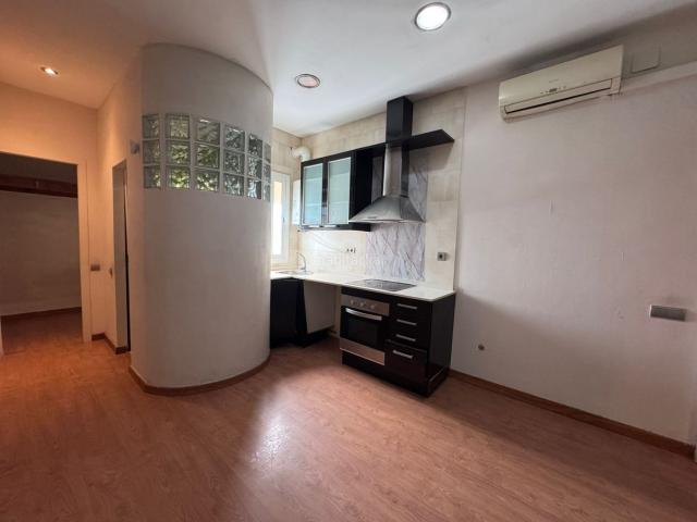 Piso en venta en Barcelona, Sagrada Família. Piso de 3 habitaciones en Carrer Enamorats. Pisos.