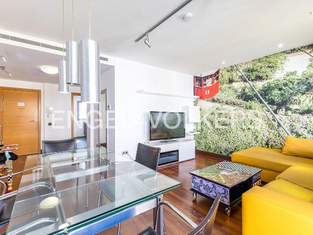 Piso en venta en Barcelona, Sagrada Família. Piso de tres habitaciones y terraza en Eixample. Pisos.