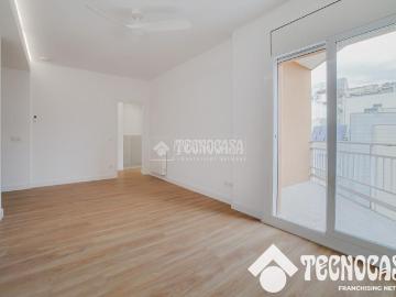 Piso en venta en Baix Guinardo - Balcón
