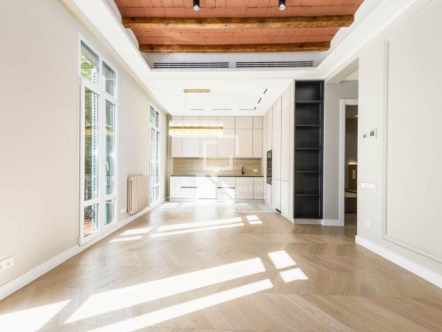 Piso en venta en Barcelona, Sagrada Família. Piso en excelentes condiciones de 3 dormitorios en venta en Eixample Derecho. Pisos.