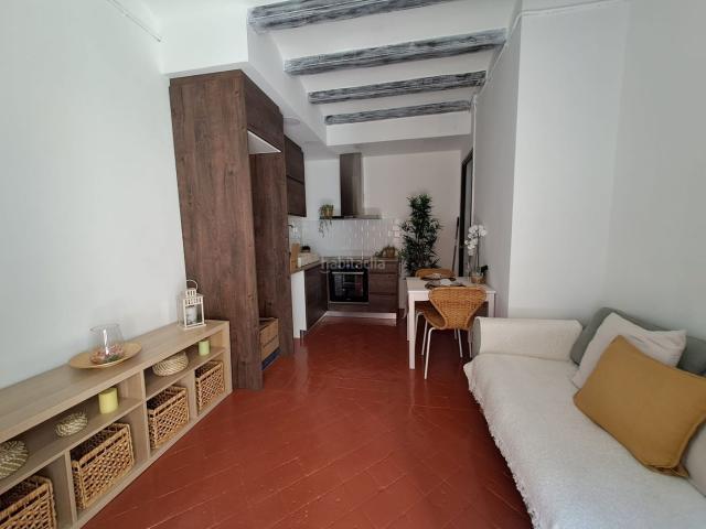 Piso en venta en Barcelona, Sagrada Família. Cucada de piso recién reformado 2 h dobles en Sagrada Familia. Pisos.
