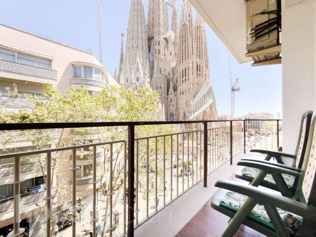 Piso en venta en Barcelona, Sagrada Família. Pisos.