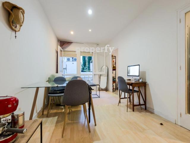 Piso en venta en Barcelona, Sarrià. Apartamento de 1 habitación en Sarrià. Pisos.