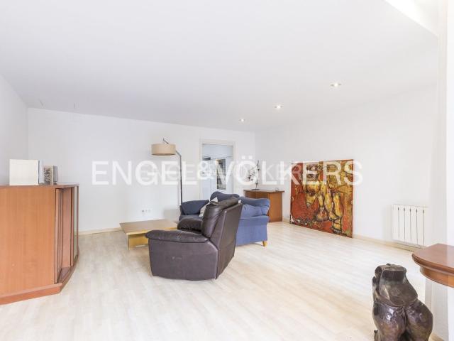 Piso en venta en Barcelona, Sarrià. Espectacular planta baja con jardín en el corazón de Sarrià. Pisos.