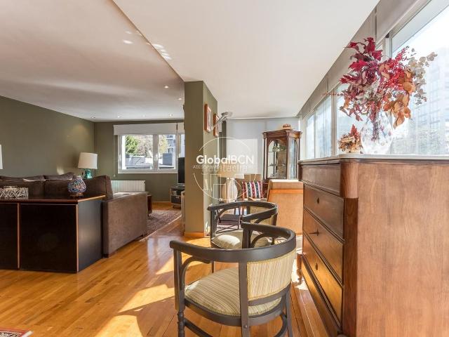 Piso en venta en Barcelona, Sarrià. EXCLUSIVA VIVIENDA EN PEDRALBES CON PISCINA Y JARDINES EN UNA URBANIZACIÓN DE REFERENCIA!. Pisos.