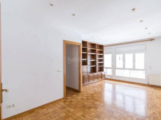 Piso en venta en Barcelona, Sarrià. Piso amplio en buen estado en el corazón de Sarrià. Pisos.