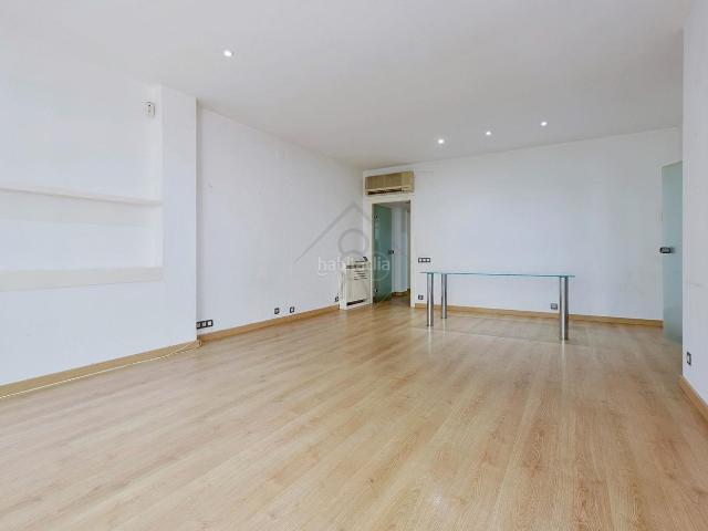 Piso en venta en Barcelona, Sarrià. Piso de 4 habitaciones y 2 baños con 2 pk. Pisos.