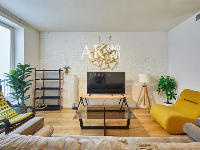 Piso en venta en Barcelona, St. Pere Sta. Caterina El Born. Amplia vivienda reformada con terraza privada en primera planta El Born, Barcelona. Pisos.