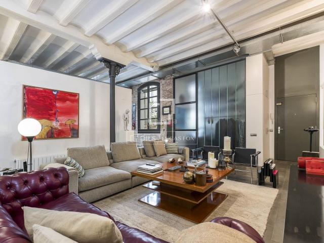 Piso en venta en Barcelona, St. Pere Sta. Caterina El Born. En venta loft de dos dormitorios en excelentes condiciones en Barcelona. Pisos.