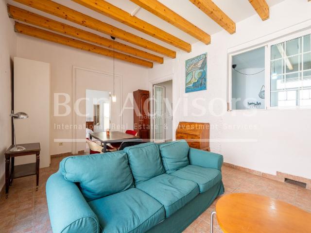 Piso en venta en Barcelona, St. Pere Sta. Caterina El Born. Encantador piso con elementos originales y terraza en El Born. Pisos.