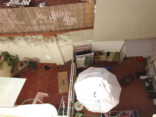 Piso en venta en Barcelona, St. Pere Sta. Caterina El Born. Junto calle Trafalgar, luminoso segundo piso de 40 metros cuadrados con cédula de habitabilidad. Pisos.