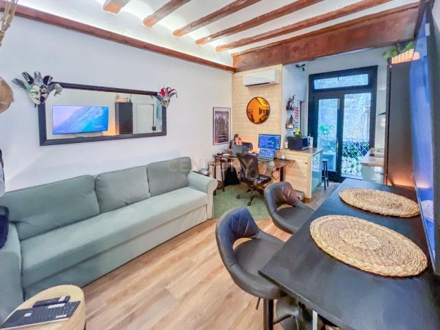 Piso en venta en Barcelona, St. Pere Sta. Caterina El Born. Piso de diseño en al lado del mercado de Santa Caterina en el Corazón Histórico de Barcelona. Pisos.