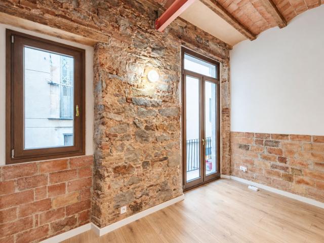 Piso en venta en Barcelona, St. Pere Sta. Caterina El Born. Piso reformado con encanto junto al Palau de la Música Catalana. Pisos.
