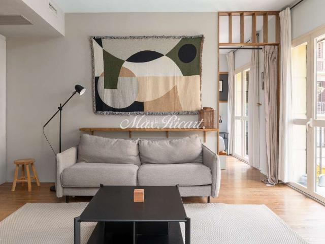 Piso en venta en Barcelona, St. Pere Sta. Caterina El Born. Precioso piso en Plaça de les Olles, El Born 1 dormitorio 60 m. Pisos.