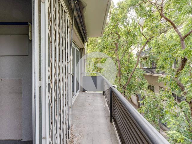 Piso en venta en Barcelona, St. Pere Sta. Caterina El Born. Vivienda exterior con balcón y ascensor junto al mar, en Ciutat Vella. Pisos.
