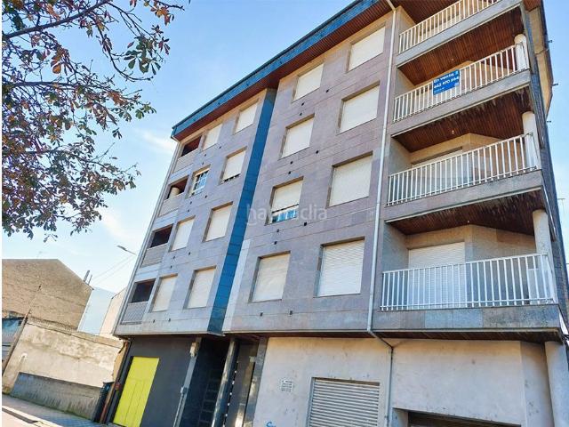 Piso en venta en Barco de Valdeorras O. Vivienda en venta, ubicada en la 3º planta alta de un edificio, en la localidad del Barco de Valdeorras cuenta con una superficie. Pisos Barco de Valdeorras.