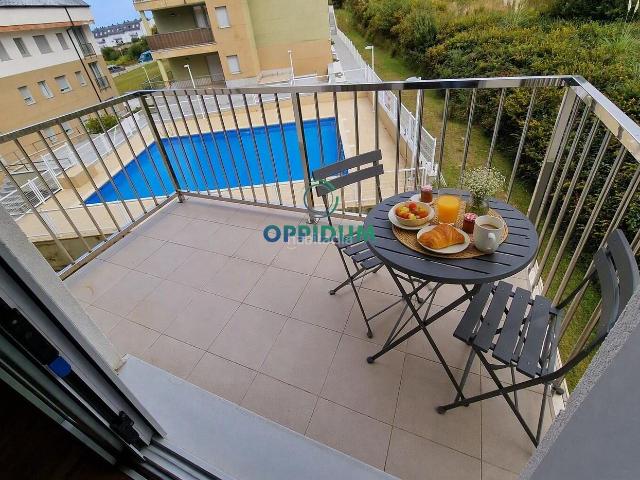 Piso en venta en Barreiros. Piso con terraza y piscina cerca de la Playa de las Catedrales 2 dormitorios, garaje y trastero en Barreiros, Lugo. Pisos.