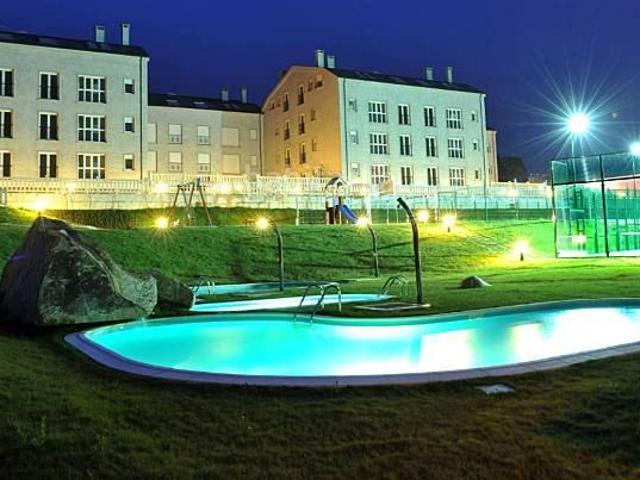 Apartamento en venta en Barreiros. Piso A ESTRENAR con PISCINAS y PADEL y muy cerca de la PLAYA las CATEDRALES. Apartamentos.