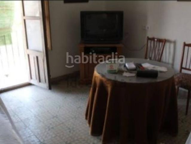 Piso en venta en Baza. Piso Amplio 6 dormitorios y 2 salones. Pisos.