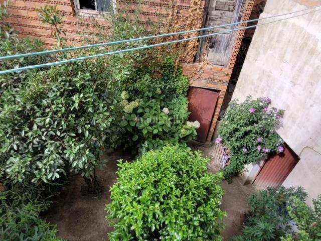 Piso en venta en Bañeza La. Se vende piso con local garaje y patio jardín. Pisos Bañeza.
