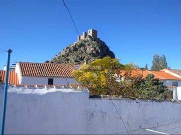 Piso en venta en Belmez. PISO CÉNTRICO EN BELMEZ Piso céntrico situado en el distrito de Belmez Córdoba, con una superficie de m2, consta de 3 dormitor. Pisos.