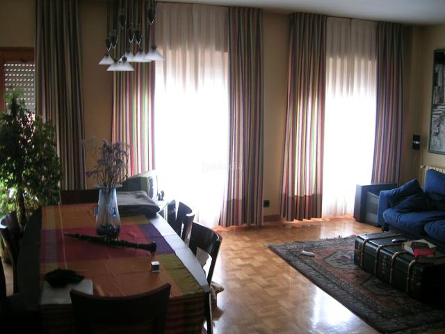 Piso en venta en Benavente. vivienda muy soleada y amplia en el centro de Benavente. Pisos.