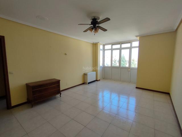 Piso en venta en Benavente. Vivienda muy soleada, en el centro de Benavente. Pisos.